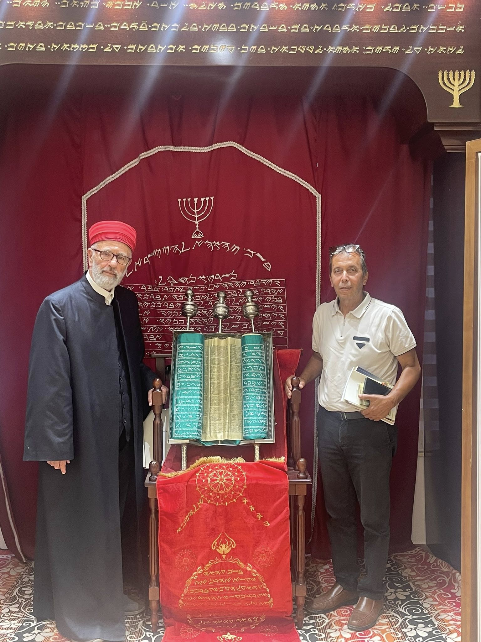 مبادرة رئيس التجمع الارشيفي الزميل خالد عوض بزيارة المتحف السامري في جبل جرزيم